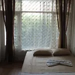 Uyar Palace Hostel