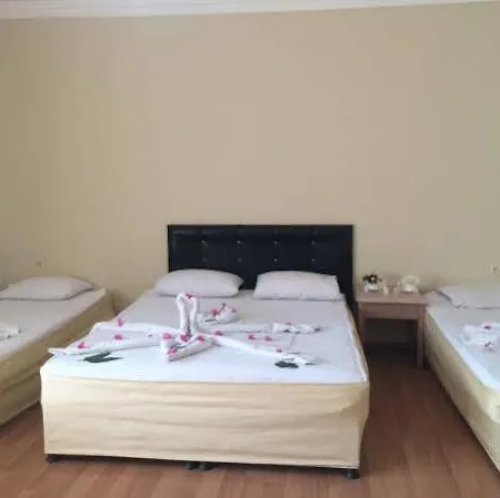 Uyar Palace Auberge de jeunesse