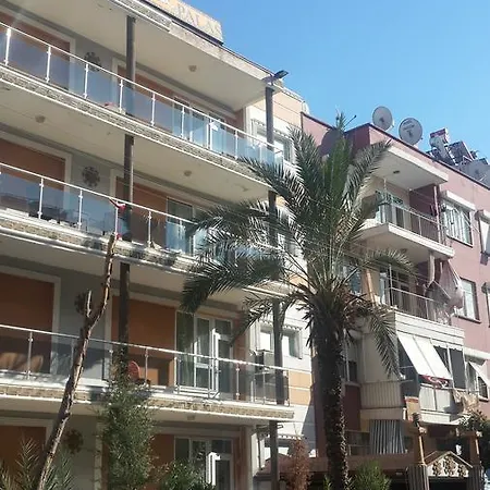 Uyar Palace Auberge de jeunesse