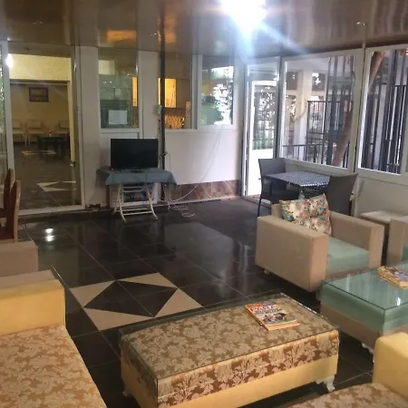 Auberge de jeunesse Uyar Palace *