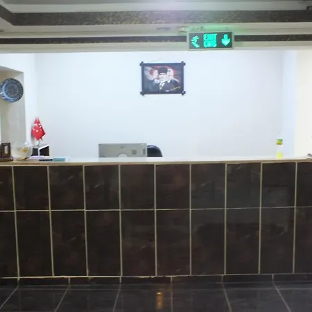 Uyar Palace Hostel *