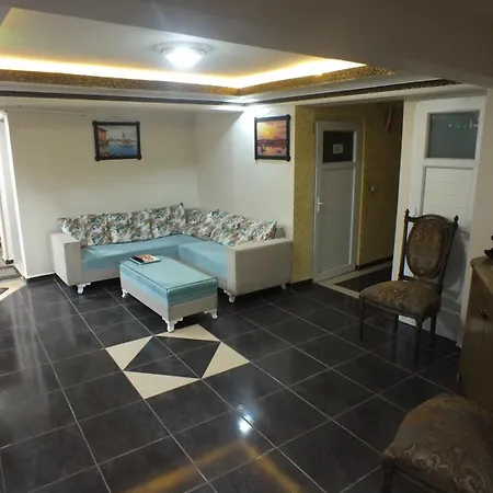 Uyar Palace Hostel Antalya