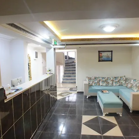 Uyar Palace Hostel *