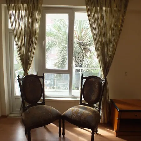 Hostel Uyar Palace *