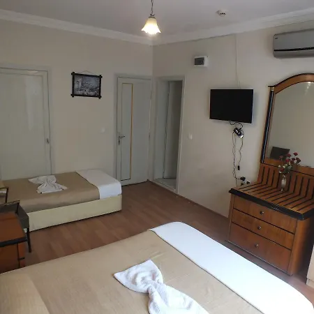 ホステル Uyar Palace