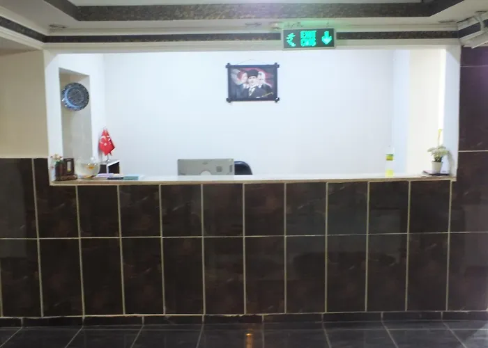 Uyar Palace Hostel *