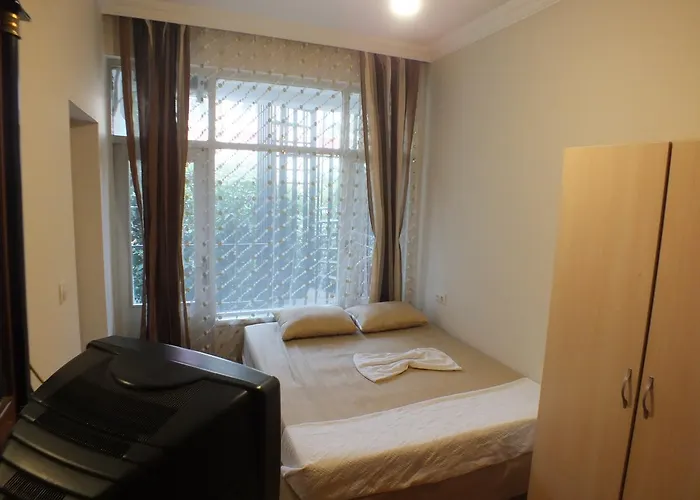 Uyar Palace Hostel Antalya