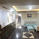 Uyar Palace Hostal *