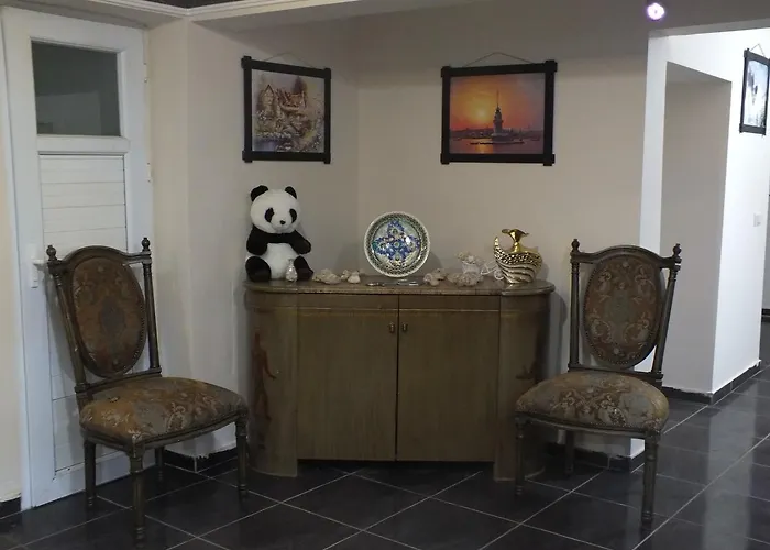 Hostel Uyar Palace *