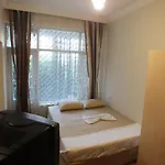 Uyar Palace Hostel Αττάλεια