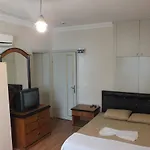 Hostel Uyar Palace *
