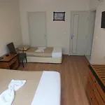 Hostel Uyar Palace *