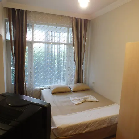 Uyar Palace Hostal Antalya