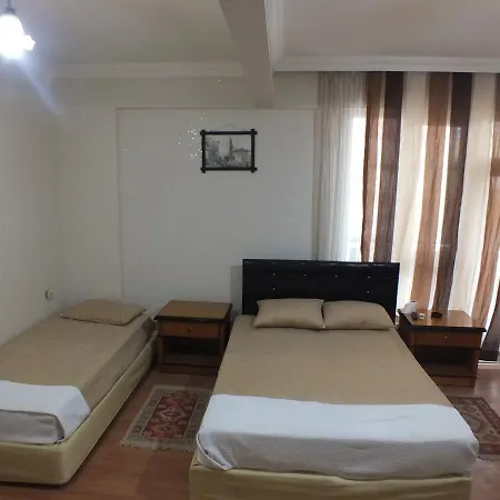 Hostal Uyar Palace